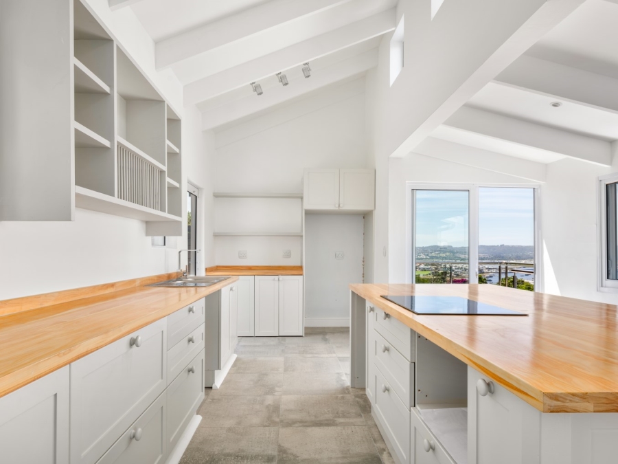 5 Bedroom Property for Sale in Knysna Heights Western Cape